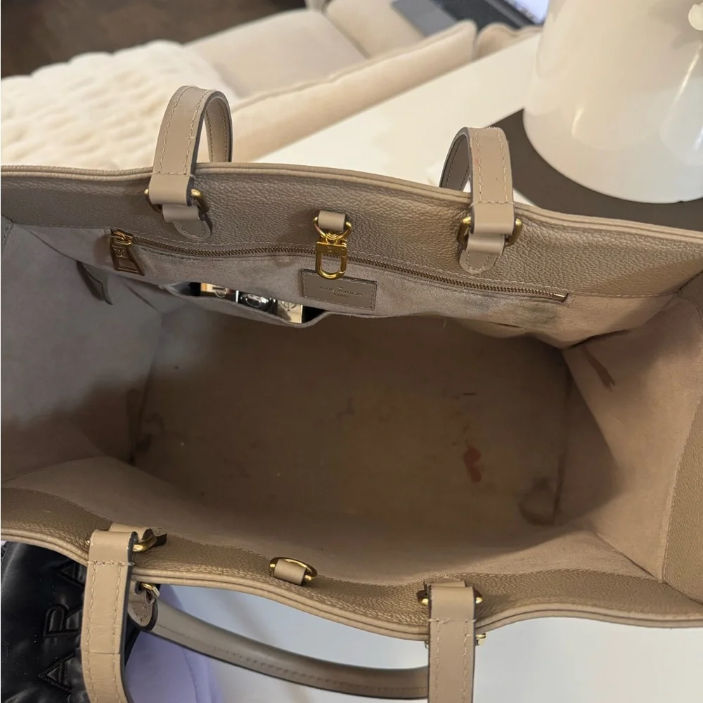Louis Vuitton Taupe Embossed Onthego Tote - Picture 6 of 10